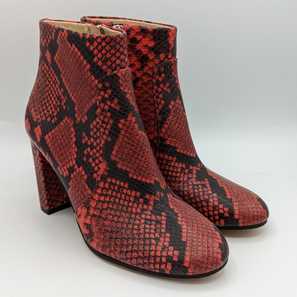 NEW Womens Vince Camuto VC-Sanstan Red Snake Skin Print Leather Bootie Shoe 5.5
